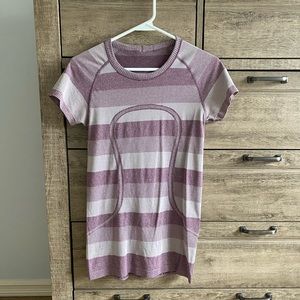 Lululemon T-shirt